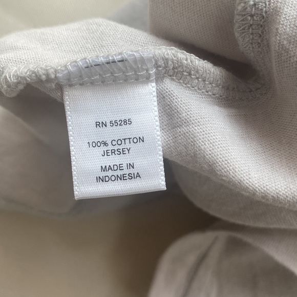 White V-Neck Top with Leopard Pocket - Picture 11 of 11